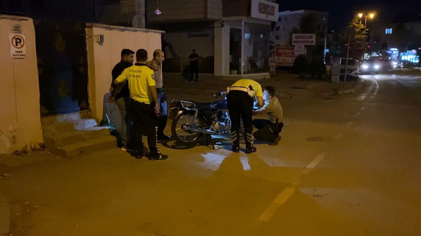 Genc Gazete Kacan Motosiklet Polis (4)