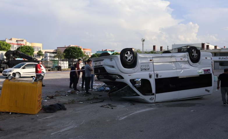 Konya'da 2 Servis Minibüsü Çarpıştı 7 Yaralı (2)-1
