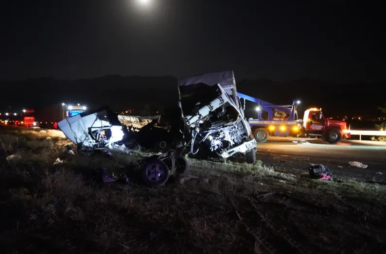 Niğde'de Zincirleme Trafik Kazası 3 Ölü, 4 Yaralı (6)