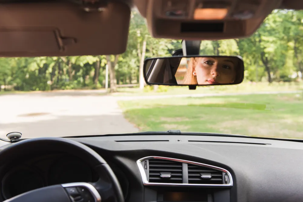 Genc Gazete Arabaların Aynaları Neden Farklı Gösteriyor Otomobil Aynaları (1)