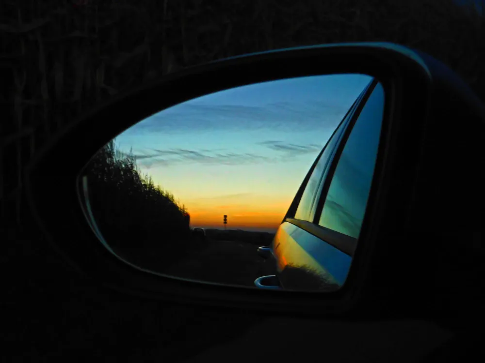 Genc Gazete Arabaların Aynaları Neden Farklı Gösteriyor Otomobil Aynaları (6)