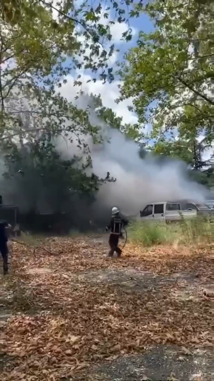 Genc Gazete Bursa Otokoop'ta Yangın Paniği Alevler Otomobilleri Sardı! (4)