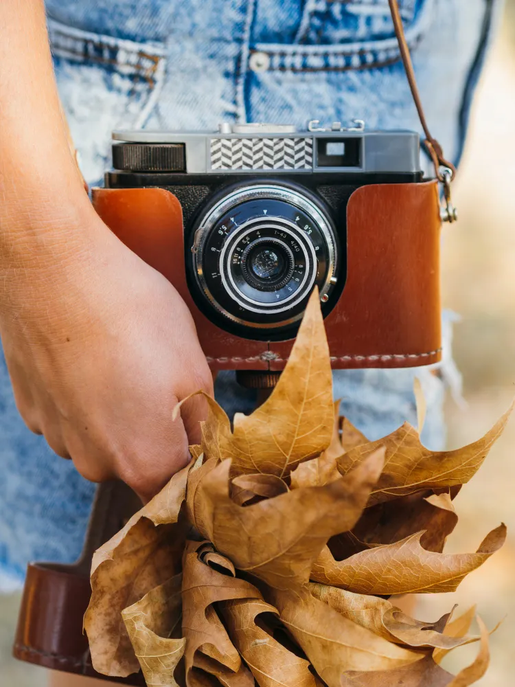 Genc Gazete Fotograf Cekinirken Ve Foto Cekerken (5)