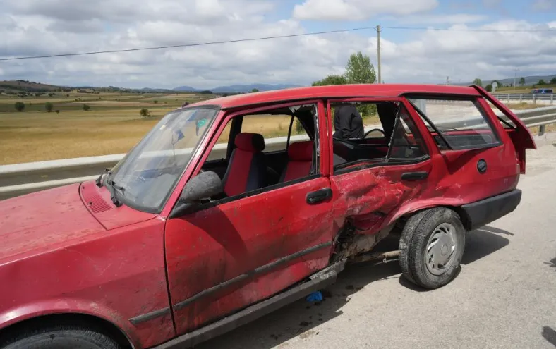 Kastamonu'da Zincirleme Trafik Kazası 1'I Ağır, 2'Si Çocuk 12 Yaralı (5)