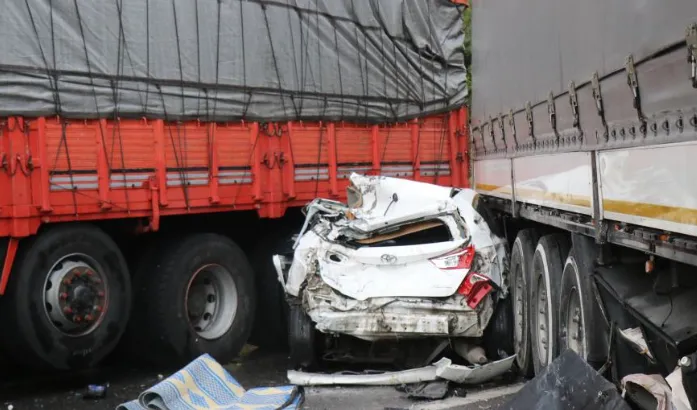 Sakarya'da 8 Araçlı Feci Kaza 1 Ölü, 6 Yaralı (4)