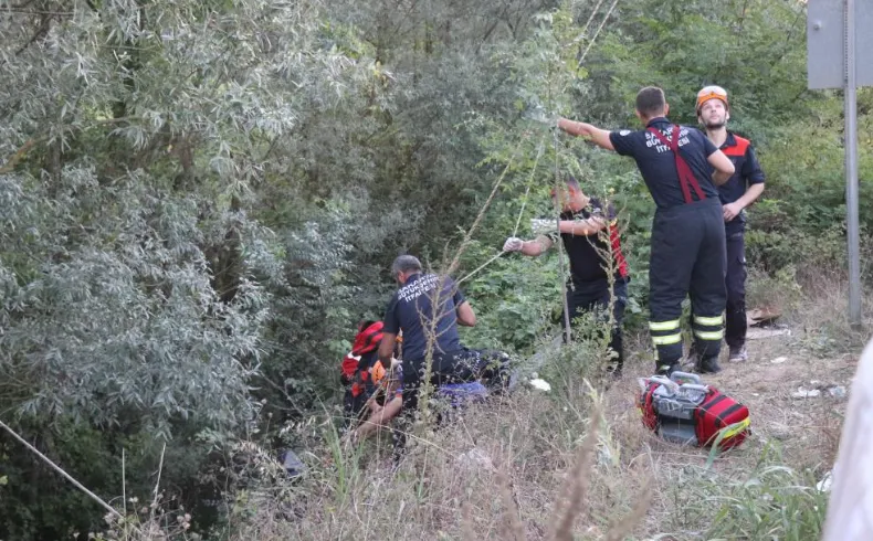 Yol Kenarında Tuvaletini Yapmak İsteyen Adam 7 Metre Yükseklikten Düşerek Öldü (7)