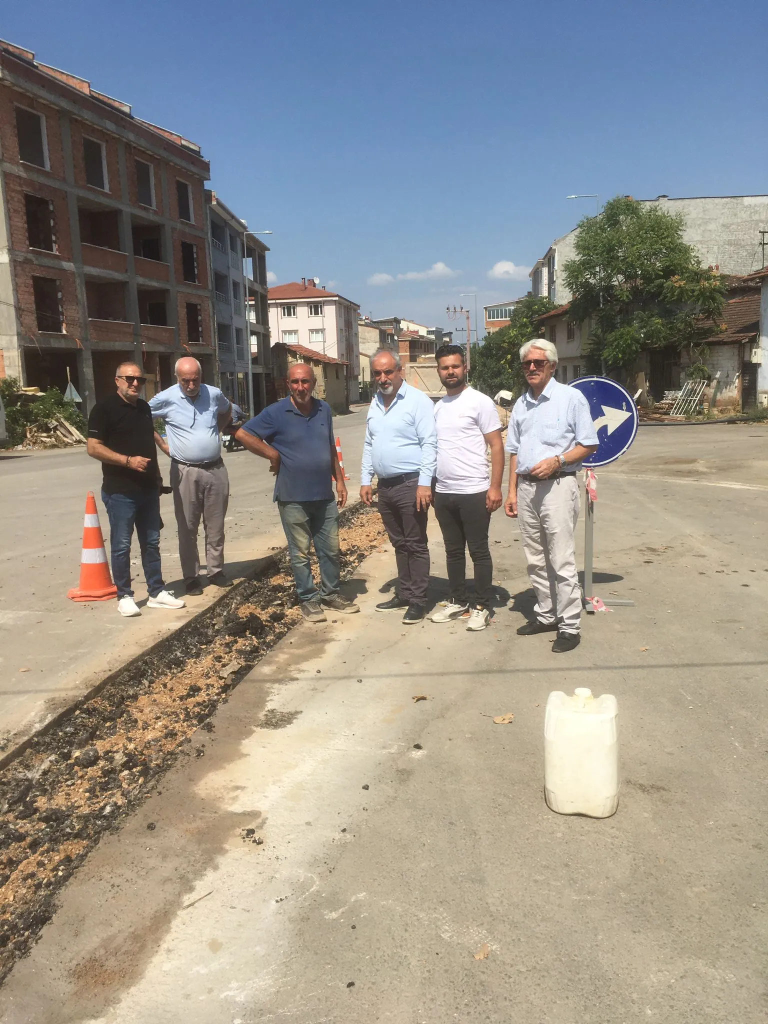 Chp Heyeti Cerrah Mahallesi’nde Buski̇ Çalışmalarını Yerinde İnceledi (3)