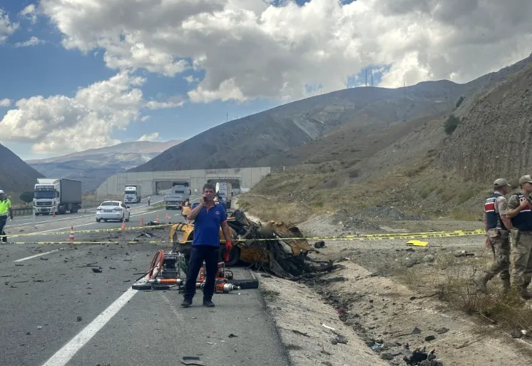 Erzincan’da Katliam Gibi Kaza 4 Ölü, 2 Yaralı