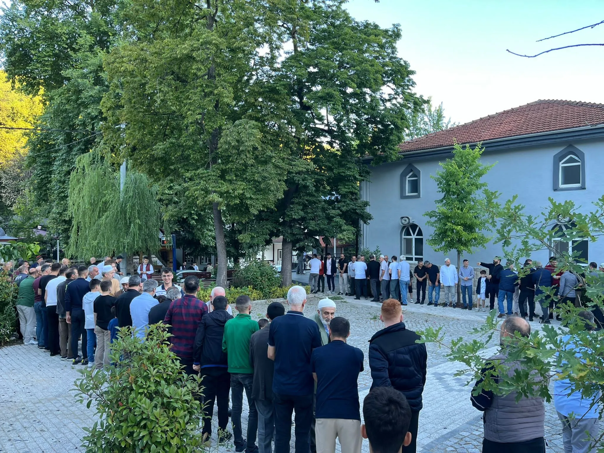 Genc Gazete Nedim Sevim Tufekcikonak Mahallesi Muhtari Belediye Gibi Muhtar (9)