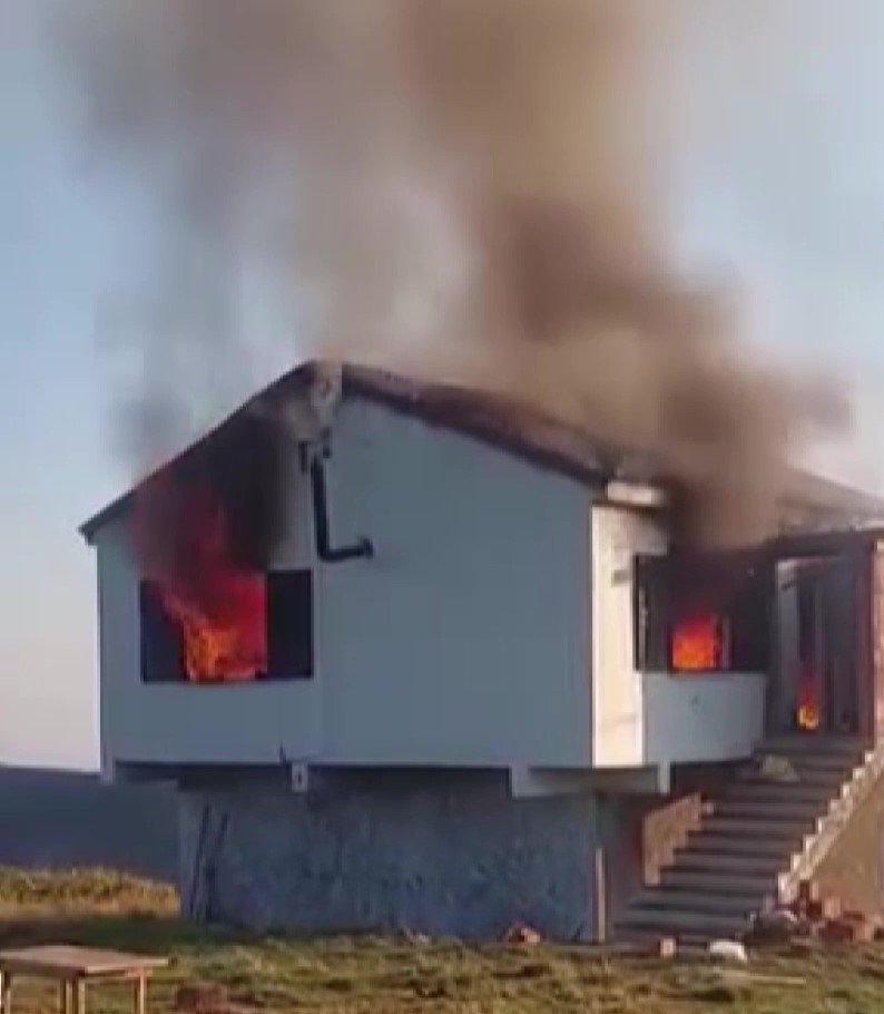 Genc Gazete Üç Akrabasını Öldürüp Yayla Evini Yakan Zanlı (3)