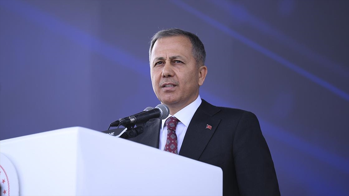 Aa 20240920 35691874 35691873 Bakan Yerlikaya Araclarimizin Buyuk Cogunlugu 30 Buyuksehrimizde Trafik Ve Asayis Hizmetlerinde Gorev Yapacaklar (1)