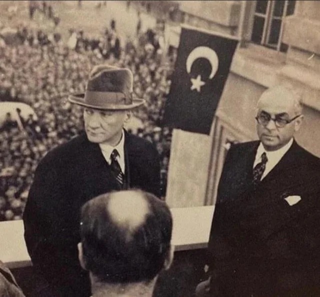 Atatürk Ve Celal Bayar Yıl Belirtilmemiş Muhtemelen 1930Lar V0 Lljgmqw1P3Bb1