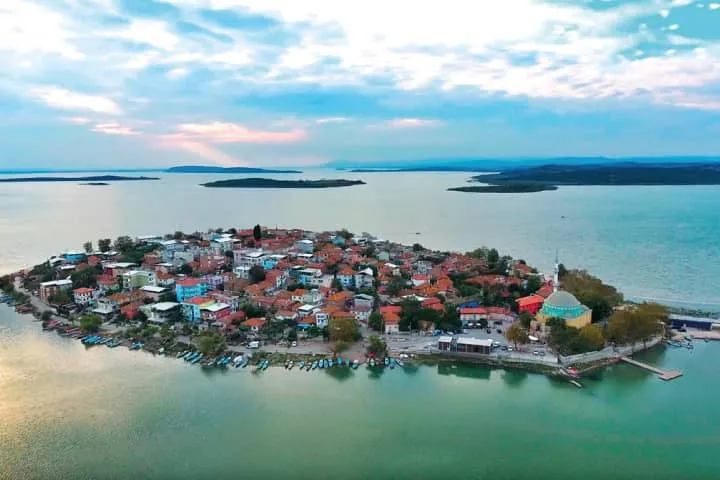 Bursa’nın Saklı Cenneti Uluabat Gölü’nde Huzur Dolu Bir Gün Geçirin! (4)