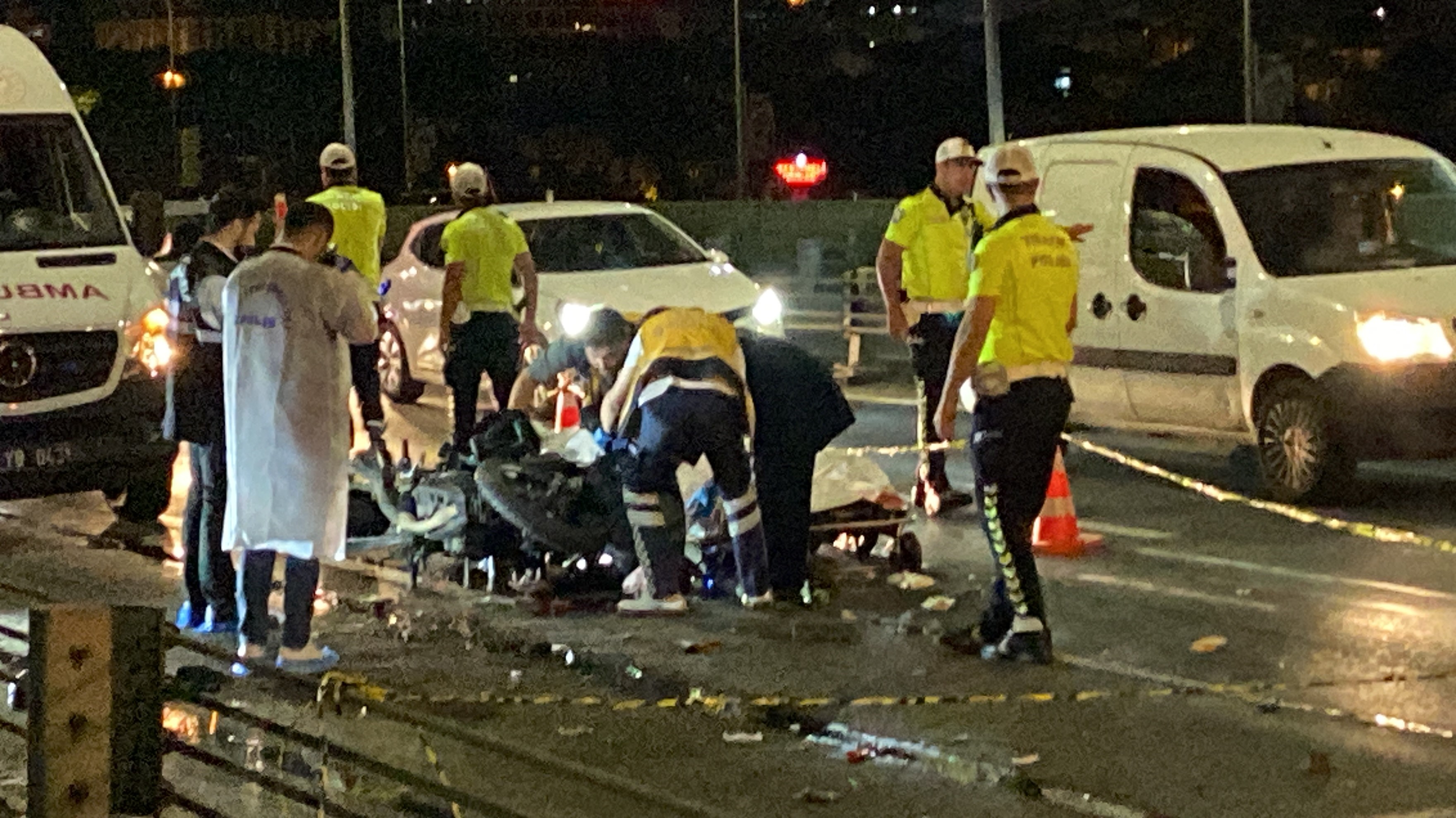 Genc Gazete Büyükşehir'e Ait Yol Temizleme Aracına Çarpan Motosiklet Sürücüsü Öldü  (1)-1