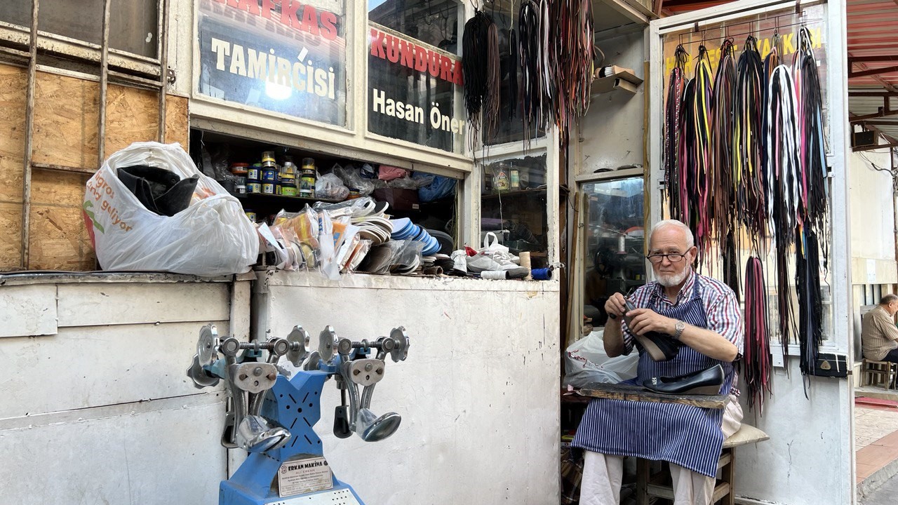 Genc Gazete Hem Imamlık Yaptı Hem Ayakkabı Tamir Etti (2)