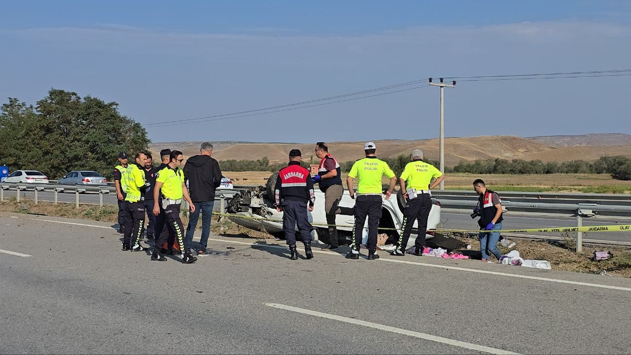 Genc Gazete İzinden Dönen Polis Memuru Ve Eşi Kazada Öldü (3)