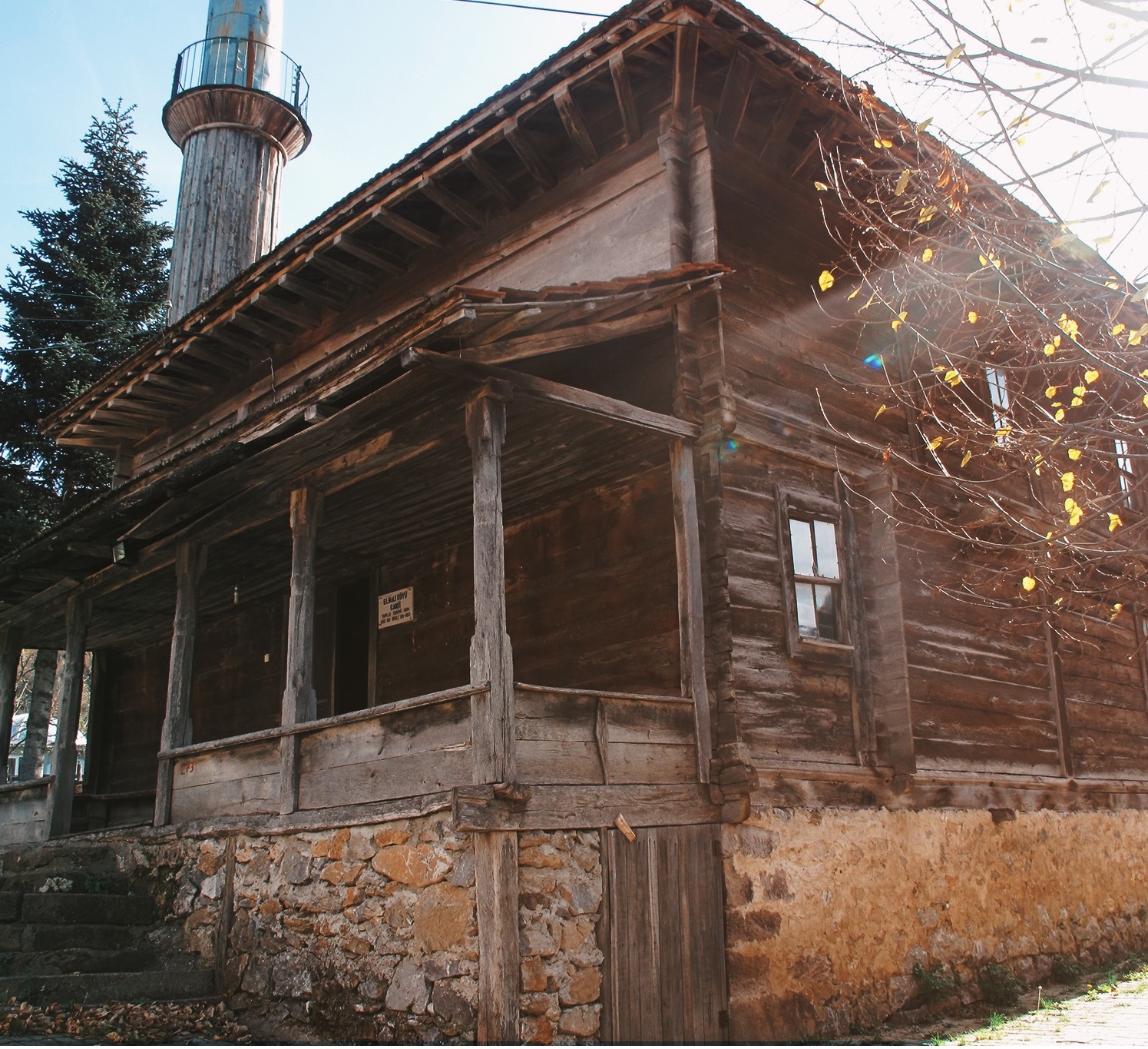 Genc Gazete İznik Elmalı’da Gürcüler'den Ahşap Sanatı Elmalı Camii (1)