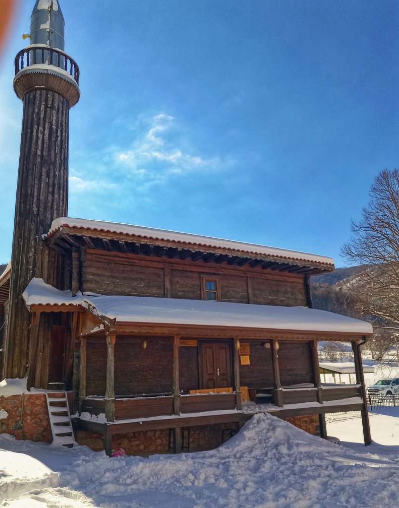 Genc Gazete İznik Elmalı’da Gürcüler'den Ahşap Sanatı Elmalı Camii (11)