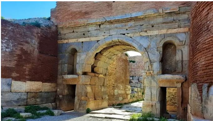 Genc Gazete İznik Gölü'ndeki Batık Bazilika Ve Sualtı Kazıları Hristiyan Dünyasını Heyecanlandırıyor! (10)