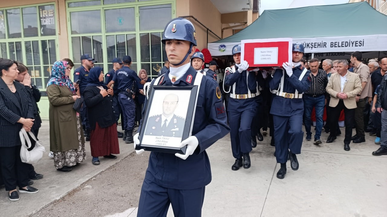 Genc Gazete Jandarma Kıdemli Albay Oğlunun Nişanında Kalp Krizi (1)