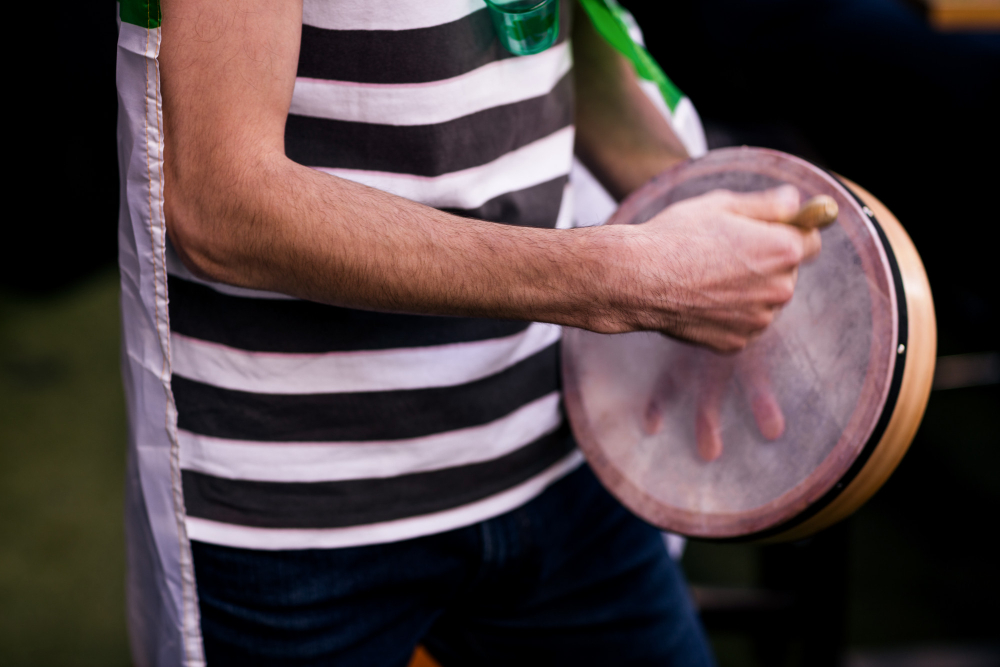 Genc Gazete Rüyada Def Calmak Def Gormek (6) Playing Tambourine