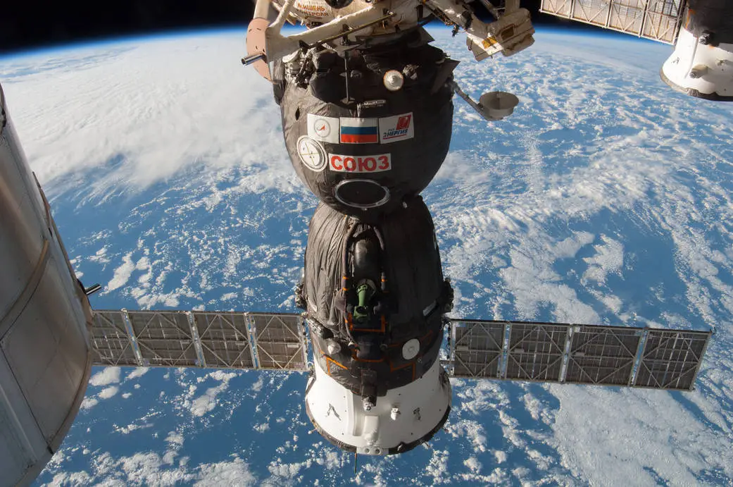 Iss038E000250