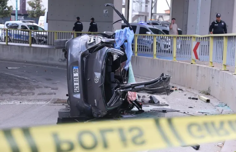 Konya'da Üst Geçitten Aşağıya Düşen Otomobil Sürücüsü Genç Kadın Öldü