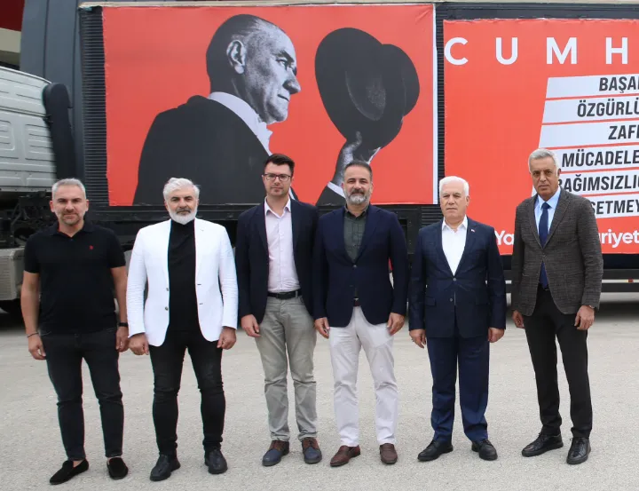 29 Ekim Coşkusu 'Cumhuriyet Tırı' Ile Bursa’yı Sarıyor (2)