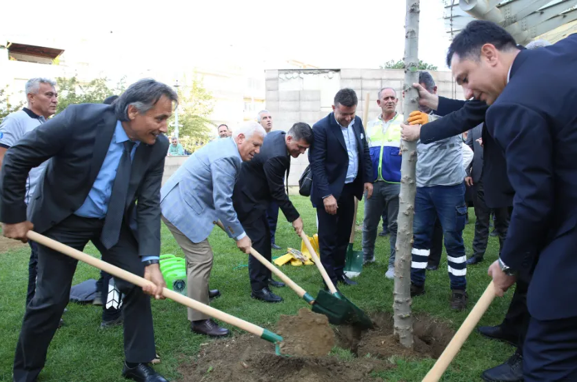 Bursa'nın Geleceğini Şekillendirecek Adım 2050 Vizyonu Çevre Düzeni Planı Tanıtıldı (4)