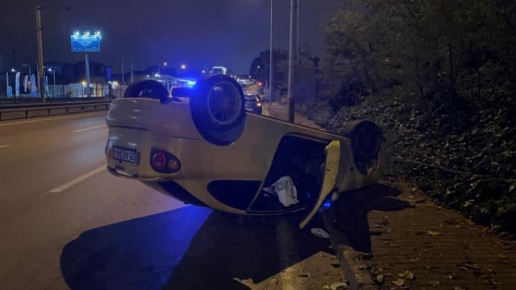 Genc Gazete Bursa'da Kontrolden Çıkan Otomobil Takla Attı (3)