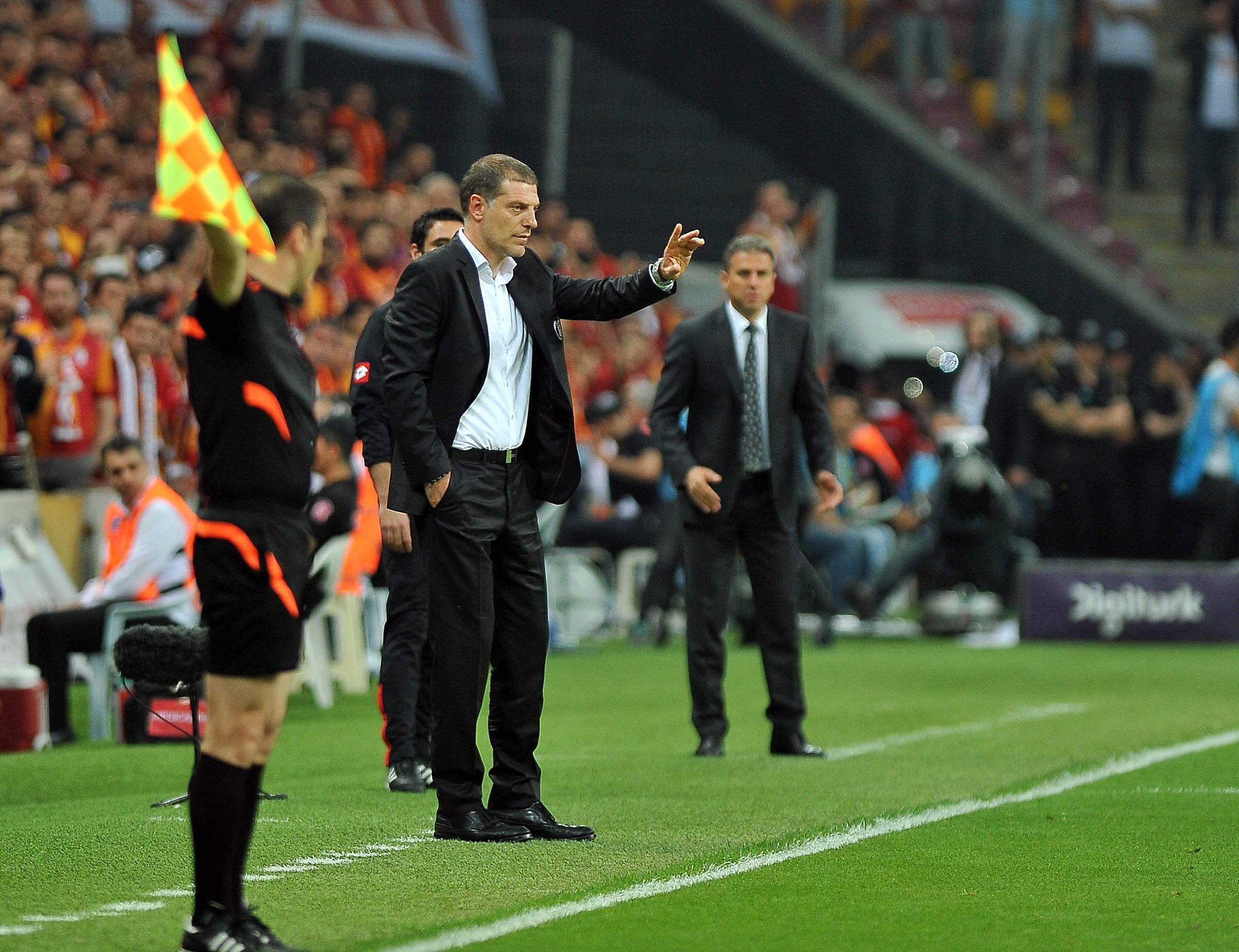 Genç Gazete Gözler Galatasaray Beşiktaş Derbisine Çevrildi! (2)