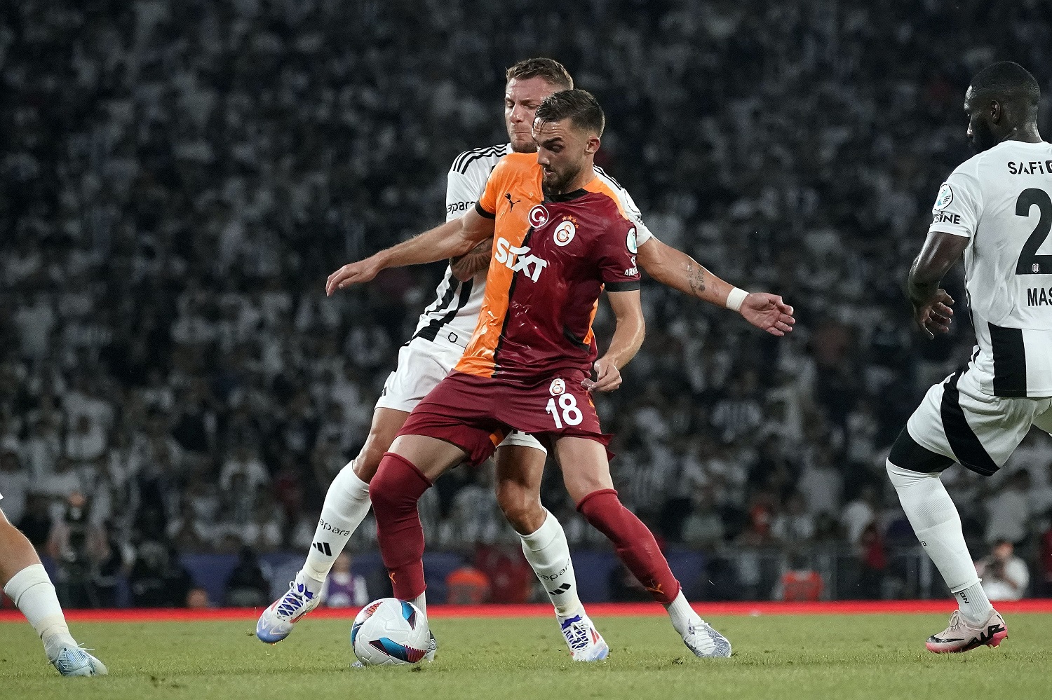 Genç Gazete Gözler Galatasaray Beşiktaş Derbisine Çevrildi! (4)-1