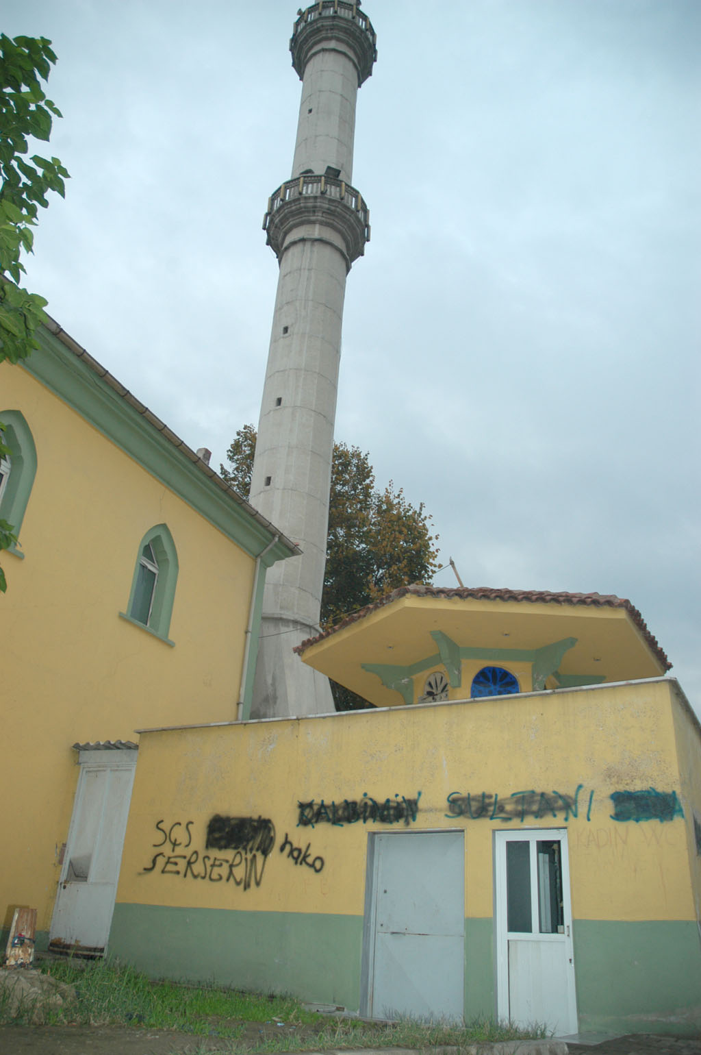 Gençgazete Inegöl Kırcali Cami Duvarına Yazı (2)