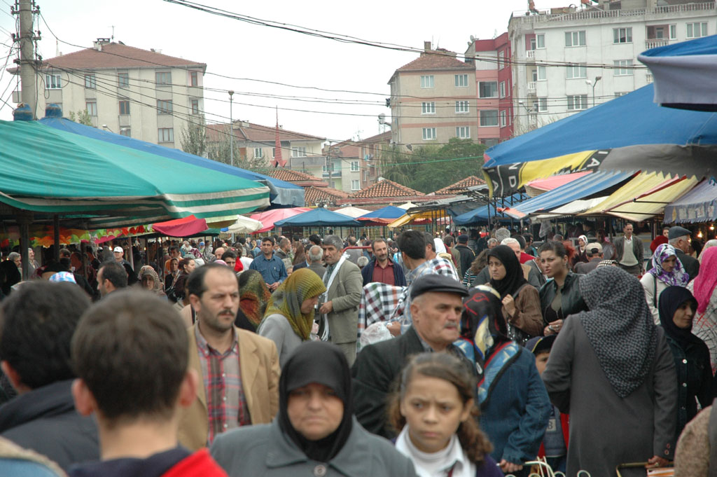 Gençgazete Inegöl Maziden Kare Perşembe Pazaryeri (3)