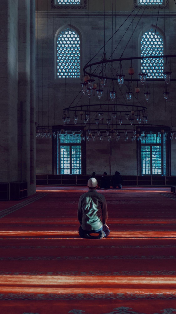 Gençgazete Namazda Dünyalık Düşüncelere Dalmak Namazı Bozar Mı Namaz Dua Cami (1)