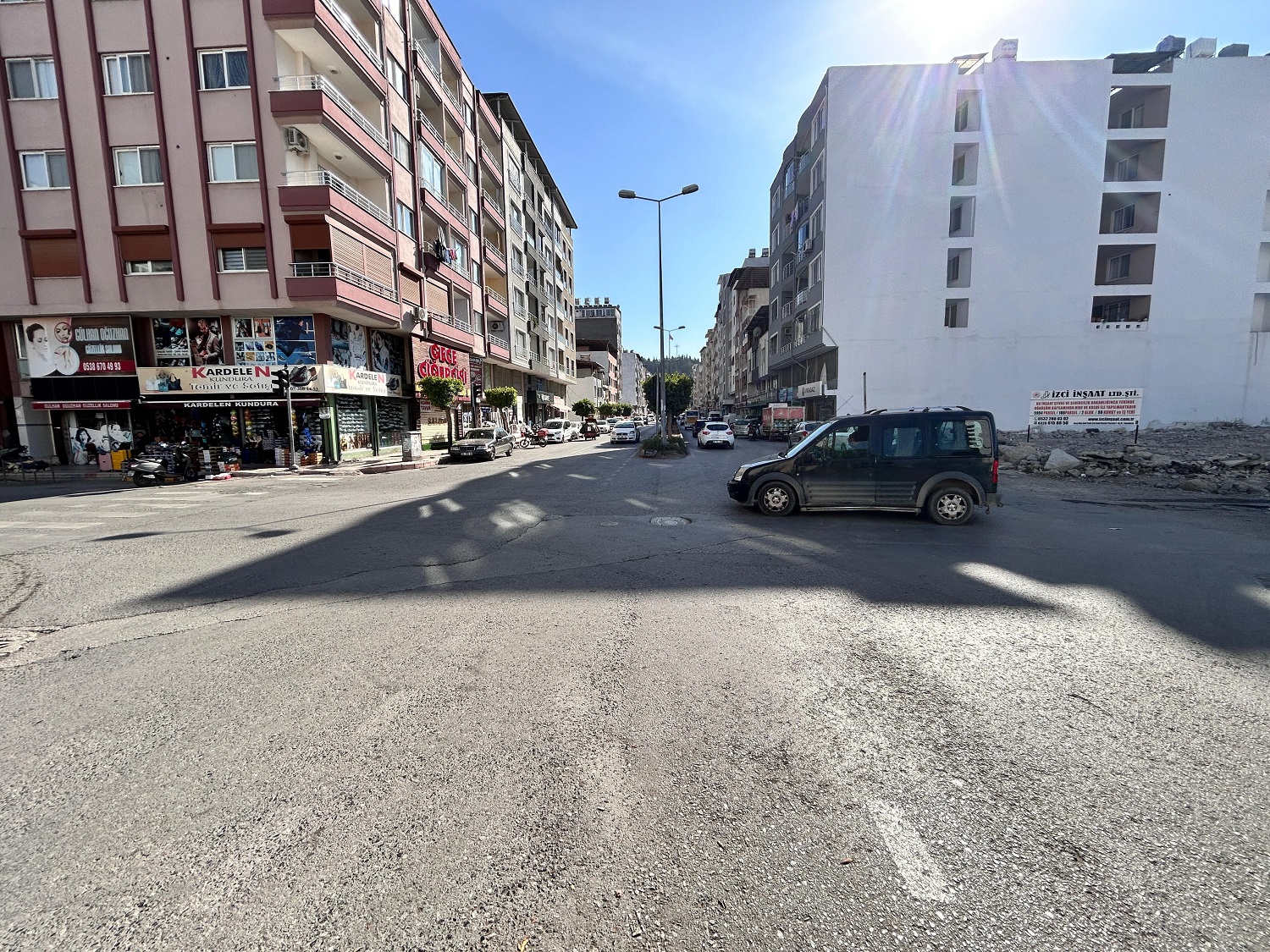 Gençgazete Trafikte Kızan Sürücü Geri Manevra Yapıp (3)