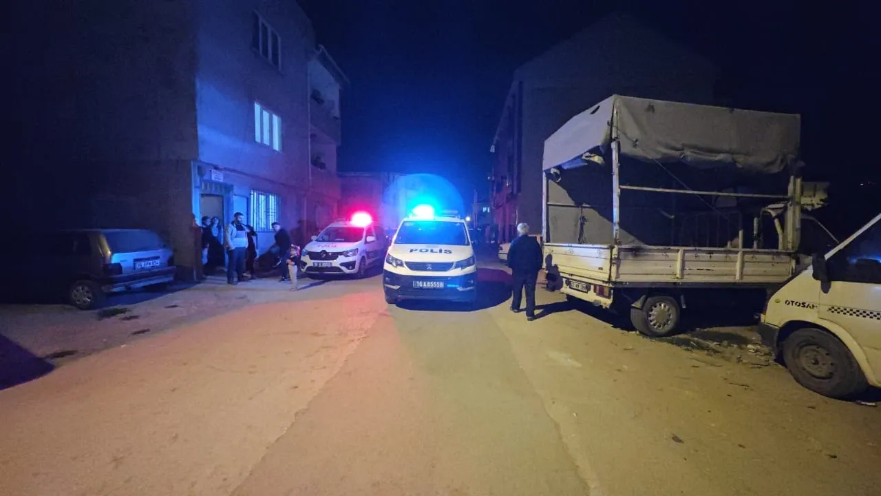 İnegöl'de Dur İhtarına Uymadı, Polis Sıkı Takiple Yakalandı! (2)