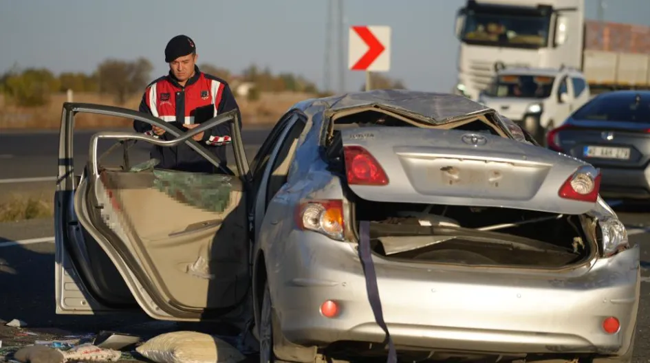 Kırıkkale'de Feci Kaza Anne Ve Oğul Hayatını Kaybetti, 3 Kişi Yaralandı (2)