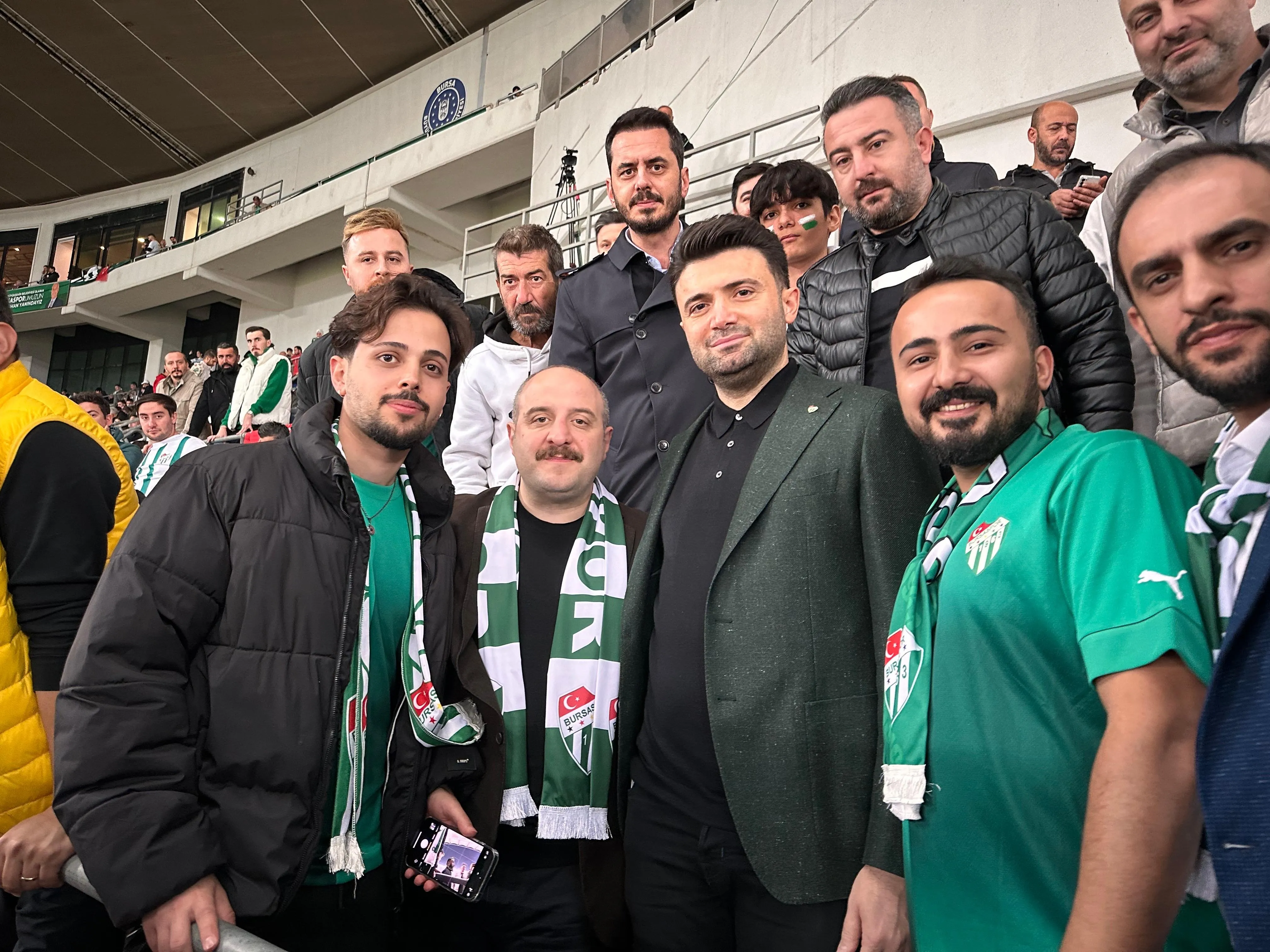 Mustafa Varank, Bursaspor Maçını Taraftarla Izledi