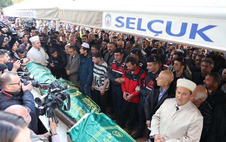 5 Kardeşe Acı Veda Tabutları Yan Yana Sıralandı, Helallik Alınmadı (2)