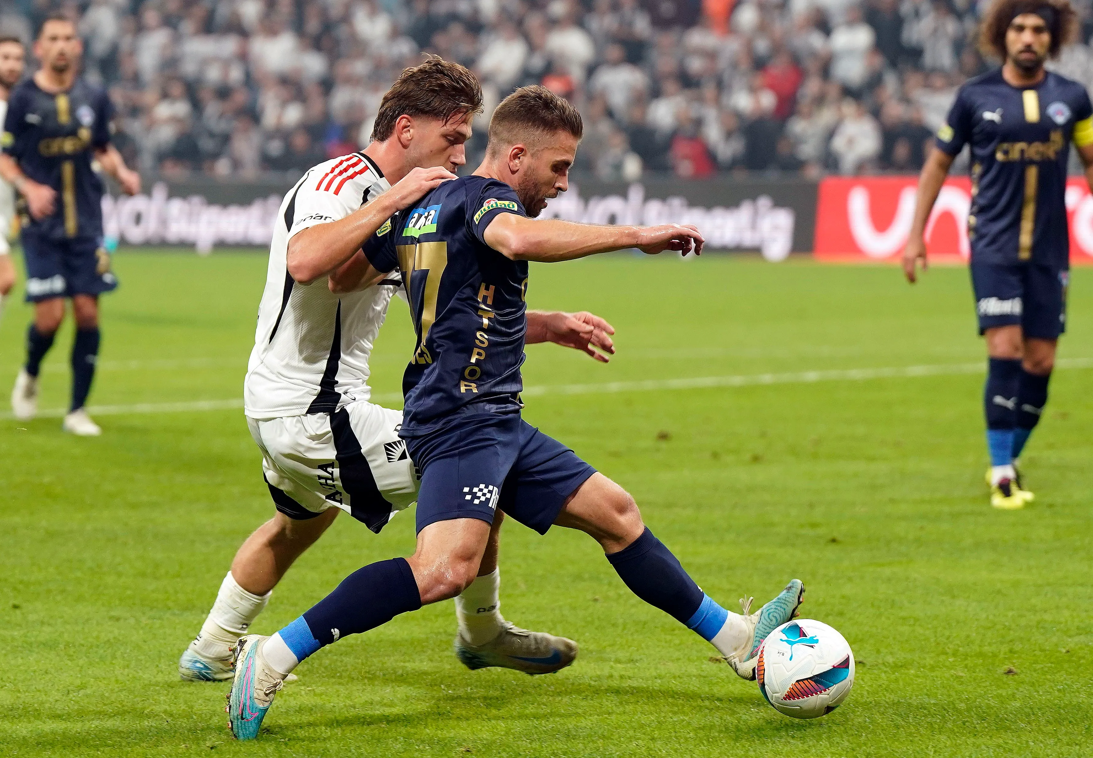 Beşiktaş'a Şok Yenilgi! Kasımpaşa Sürprizi! (5)