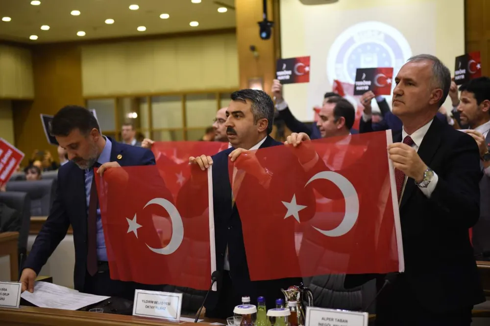 Bursa'da Cumhur İttifakı'ndan Bayraklı Protesto