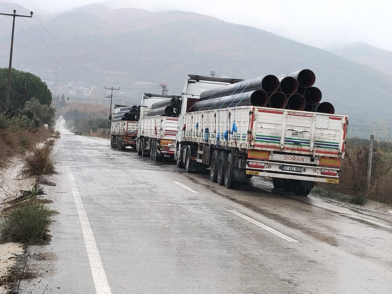 Bursa'da Tırın Dorsesinden Düşen İşçi Ağır Yaralandı (4)