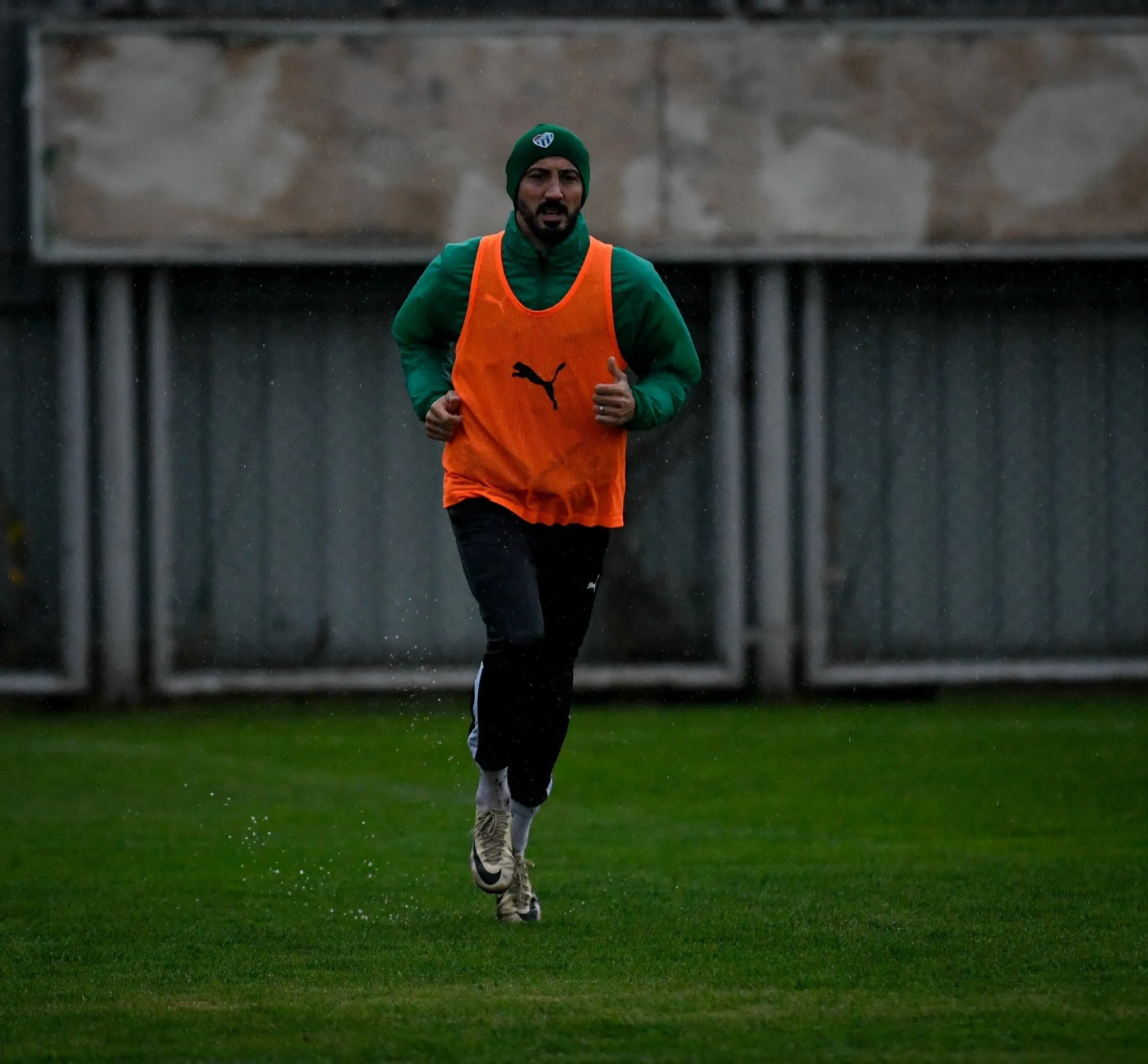 Bursaspor Çamura Bata Çıka Antrenman Yaptı! (1)