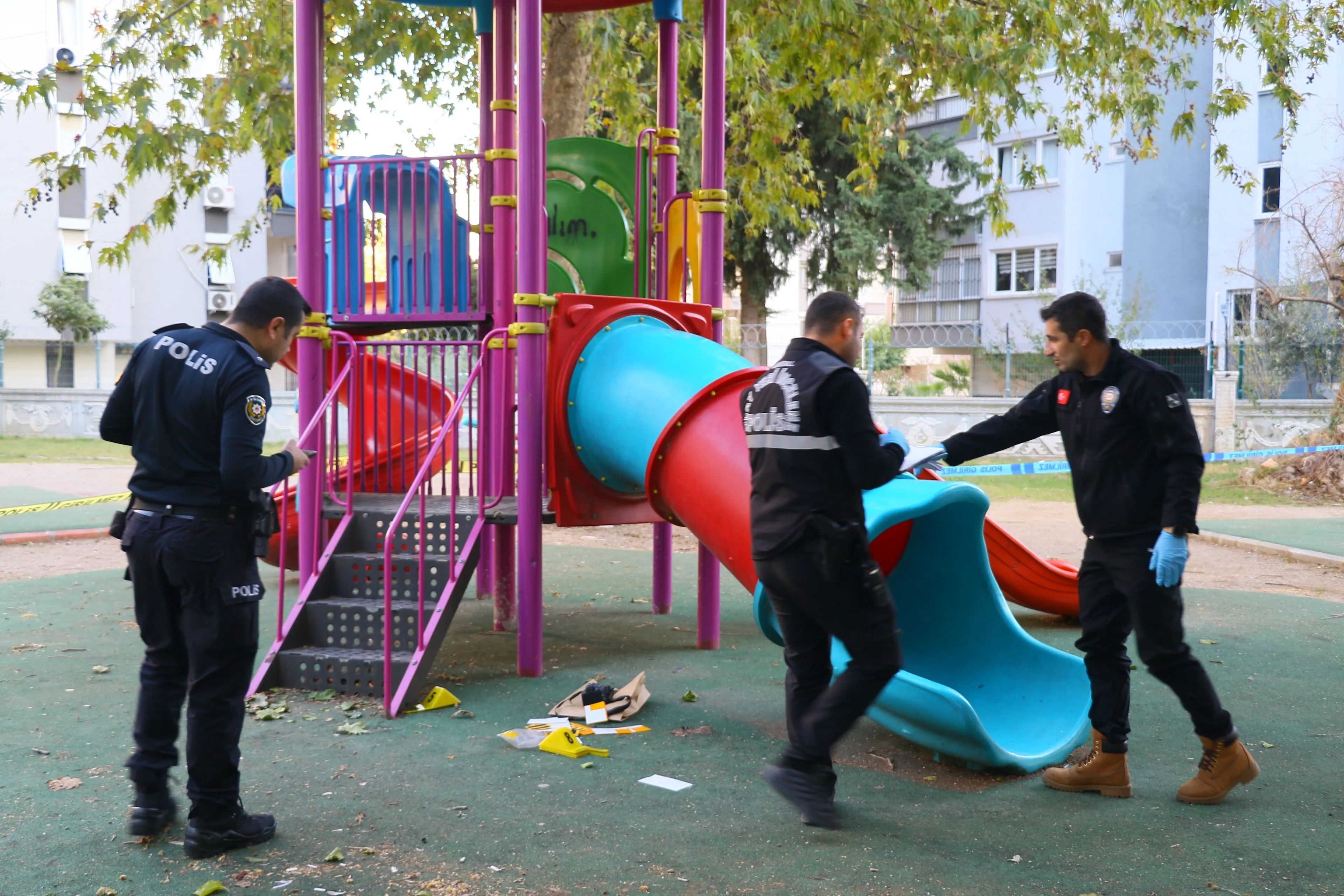 Çocuk Parkında, Husumet Silahlı Saldırıya Dönüştü, İki Çocuk Vuruldu! (2)