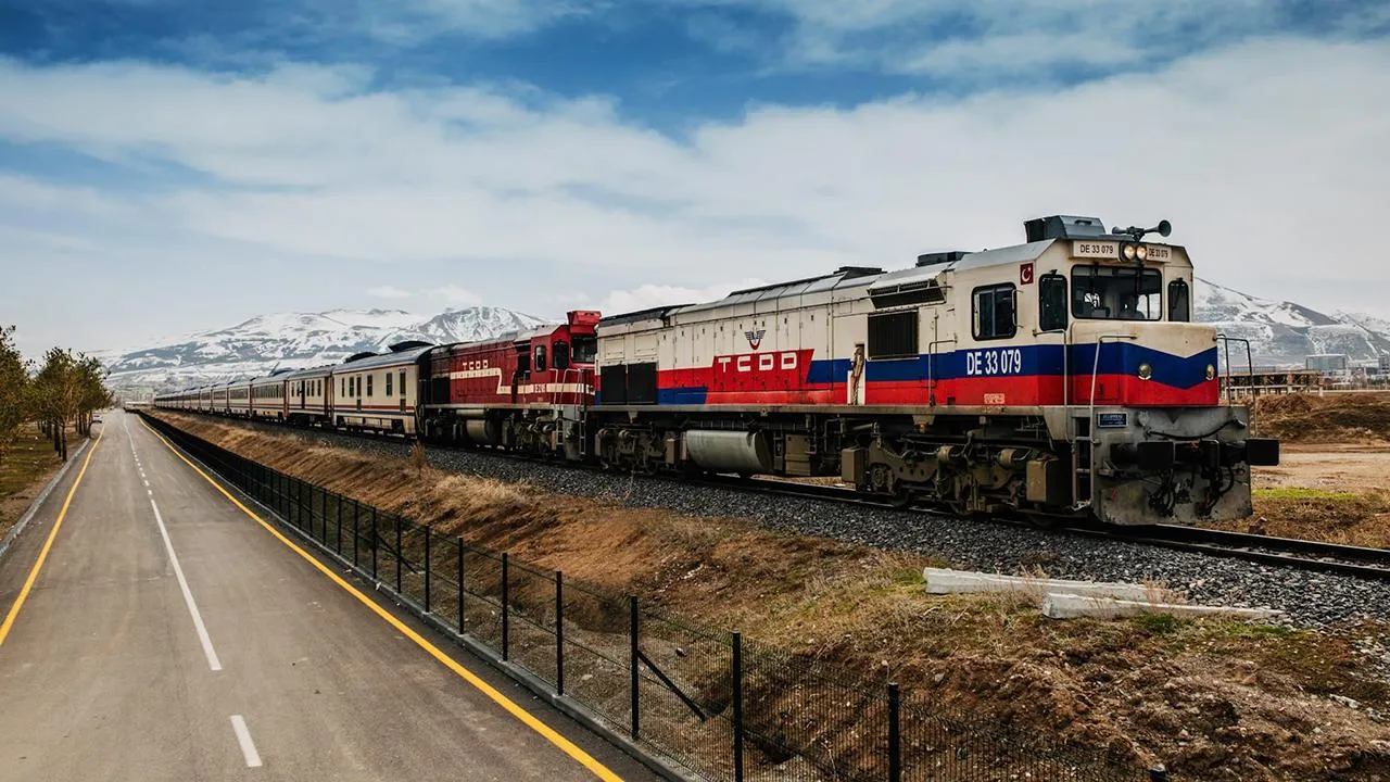 Demirden Korkan Trene Binmez Atasözü Ne Demek Ne Anlama Geliyor (1)