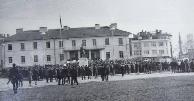 Gençgazete Inegöl Merkez Hükümet Meydanı (14)