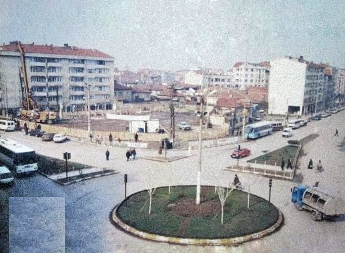 Gençgazete Yıldız Sineması, Ziraat Bankası Ve Sani Konukoğlu Camii (3)