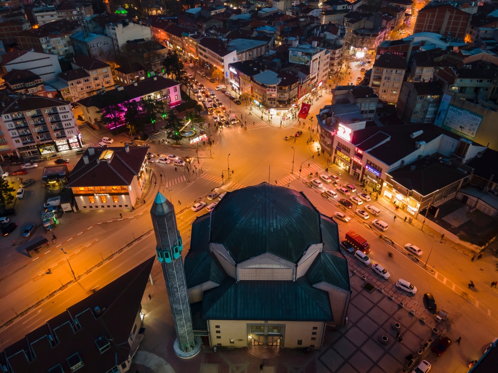 Gençgazete Yıldız Sineması, Ziraat Bankası Ve Sani Konukoğlu Camii (6)