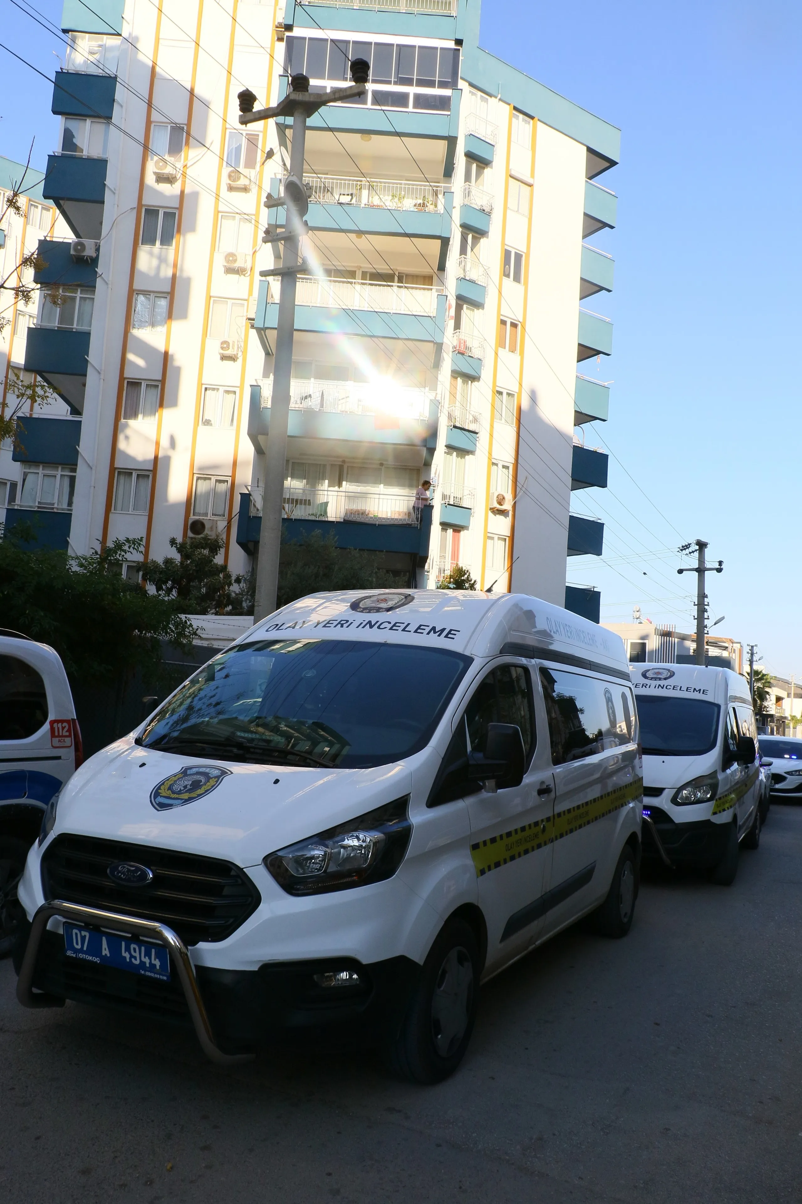 Kapı Ve Camları Bantlayan 3 Kardeş, Oda Içerisinde Kömür Yakarak Hayatlarına Son Verdi (3)